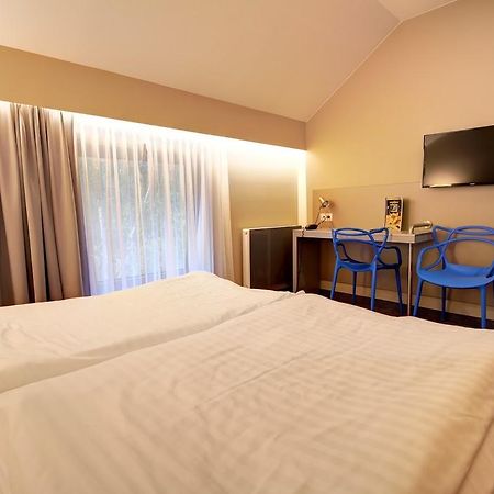 Auto Port Przytoczna Bed and Breakfast Nowa Niedrzwica Exterior foto