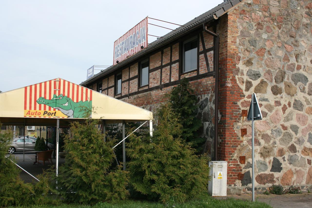 Auto Port Przytoczna Bed and Breakfast Nowa Niedrzwica Exterior foto